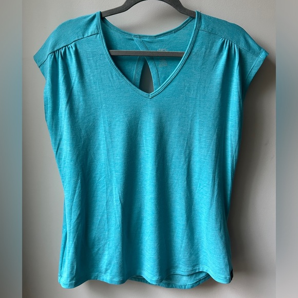 Chlorophylle aqua open-back sports t-shirt in M - Picture 3 of 6